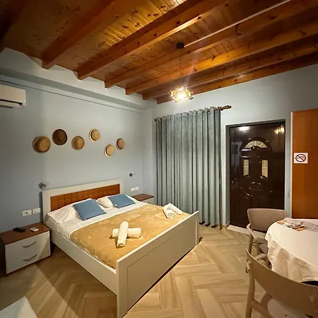 Arial * Vlorë